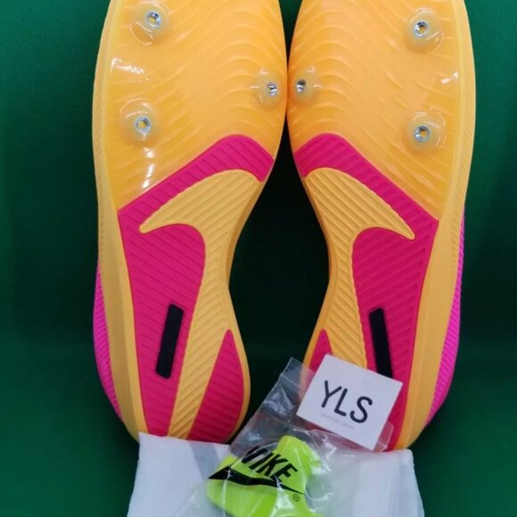 Athletic_Shoes